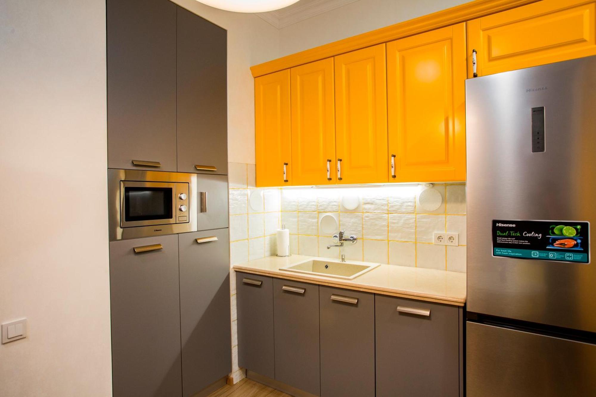 Yellow Apartment In Avlabari Tiflis Exterior foto