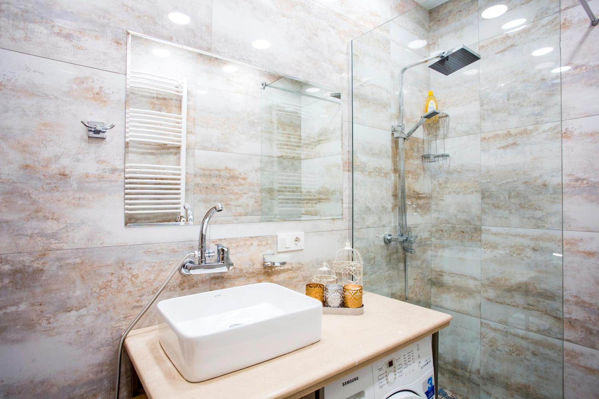 Yellow Apartment In Avlabari Tiflis Exterior foto